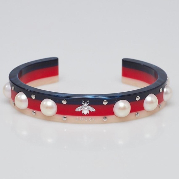 NEW AUTH GUCCI RARE Bee and pearl resin cuff bracelet SMALL